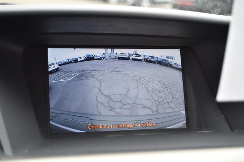 Lexus RX 350 Vehicle Full-screen Gallery Image 13