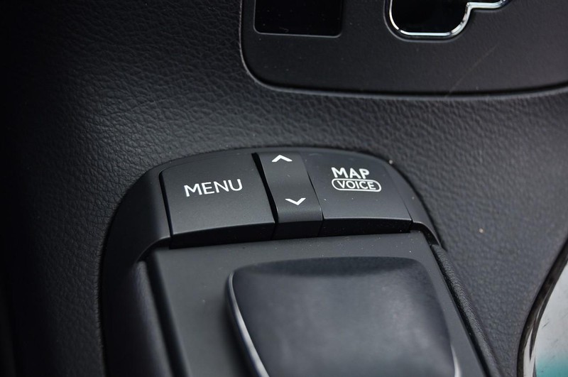 Lexus RX 350 Vehicle Full-screen Gallery Image 17