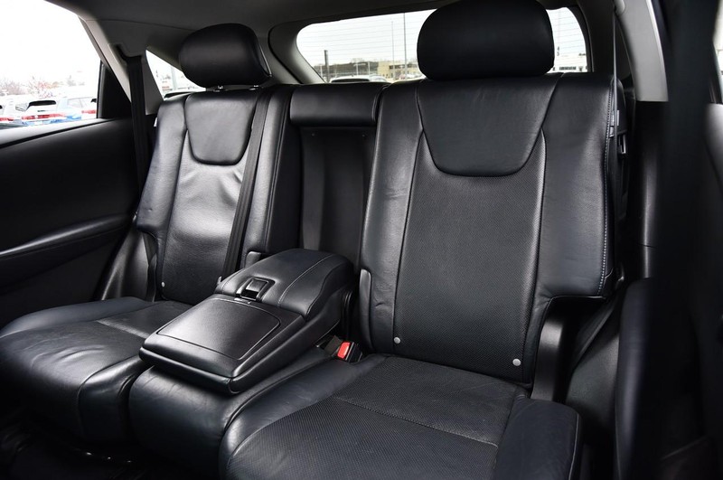 Lexus RX 350 Vehicle Full-screen Gallery Image 24