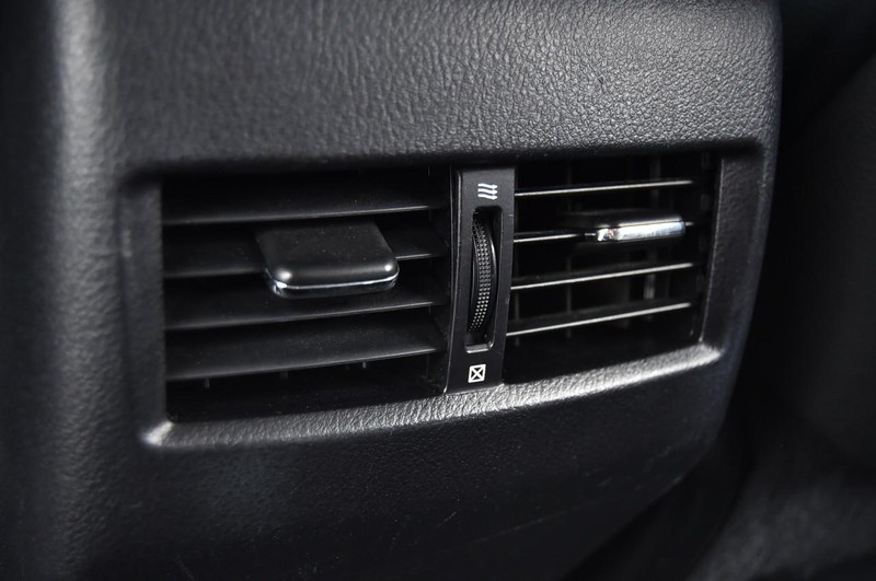 Lexus RX 350 Vehicle Full-screen Gallery Image 25