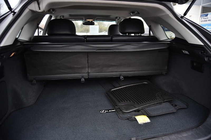 Lexus RX 350 Vehicle Full-screen Gallery Image 26