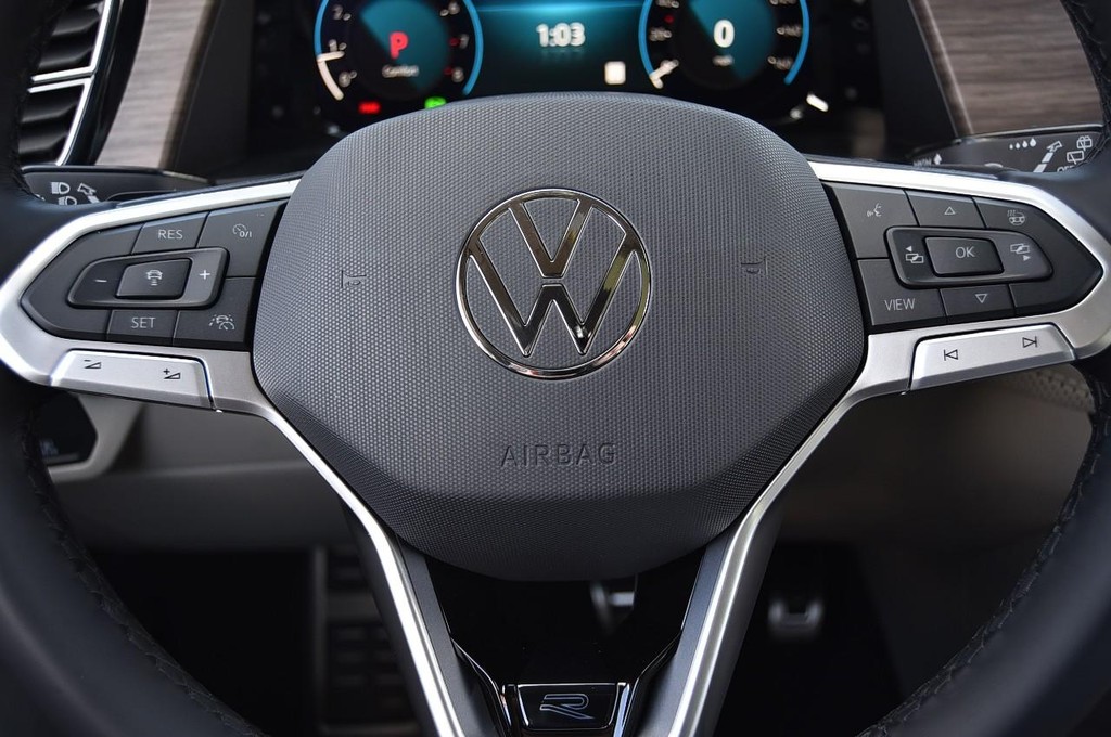 Volkswagen Atlas Vehicle Full-screen Gallery Image 18