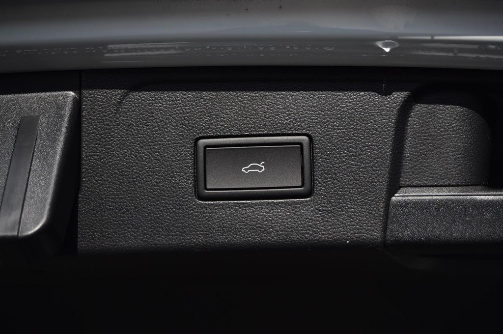 Volkswagen Atlas Vehicle Full-screen Gallery Image 27