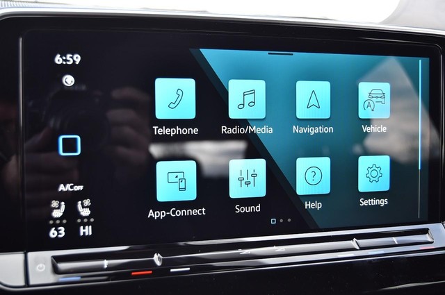 Volkswagen Atlas Cross Sport Vehicle Image 14