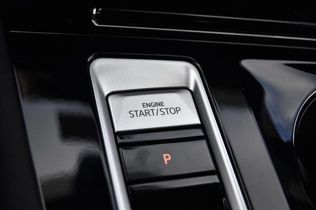 Volkswagen Atlas Cross Sport Vehicle Image 17