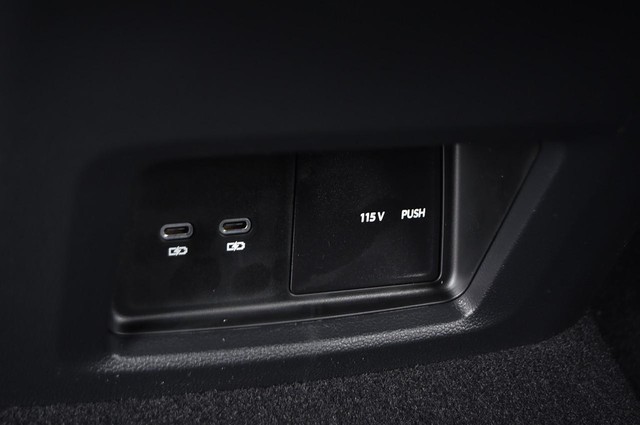 Volkswagen Atlas Cross Sport Vehicle Image 24