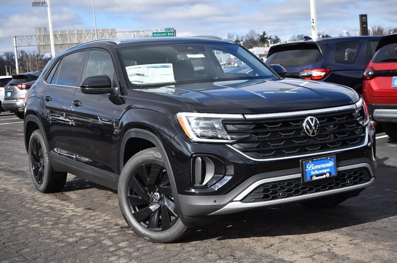 Volkswagen Atlas Cross Sport Vehicle Image 02