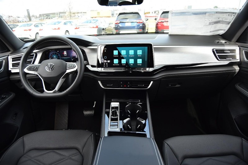 Volkswagen Atlas Cross Sport Vehicle Image 07