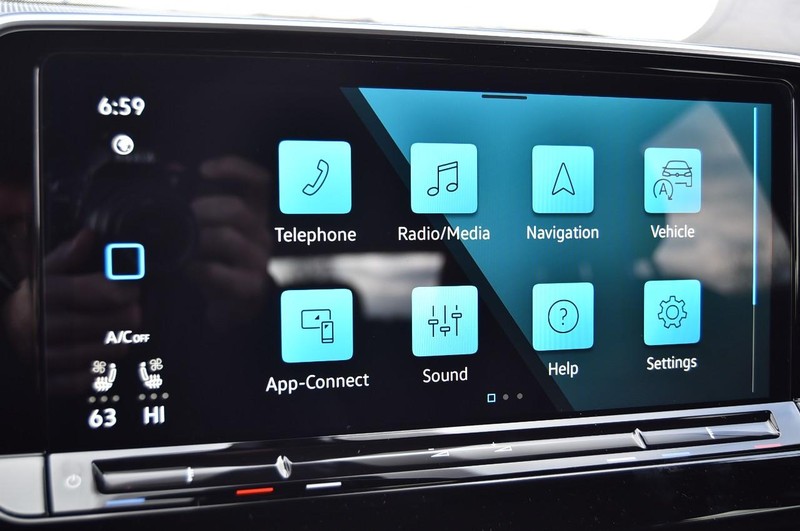 Volkswagen Atlas Cross Sport Vehicle Image 14