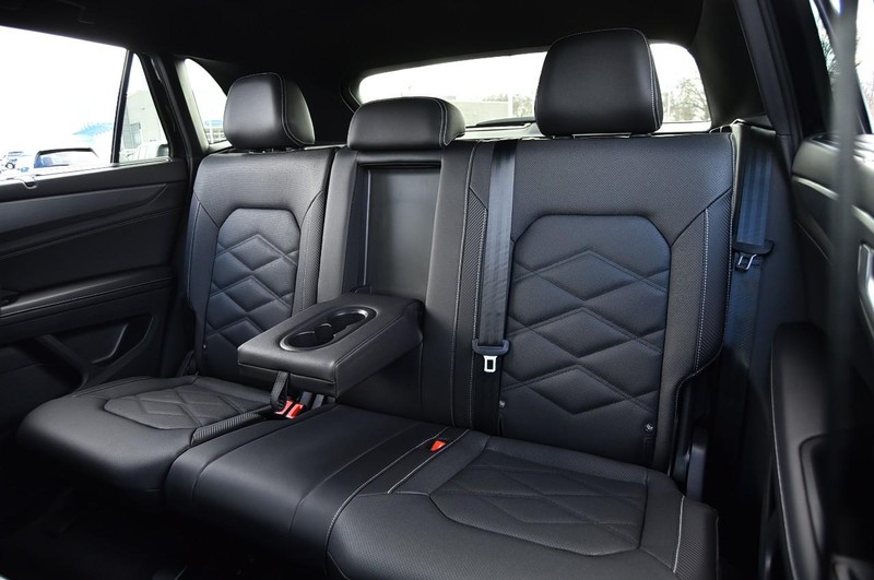 Volkswagen Atlas Cross Sport Vehicle Image 22