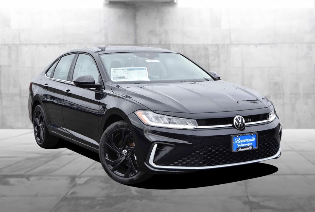 Volkswagen Jetta Vehicle Full-screen Gallery Image 2