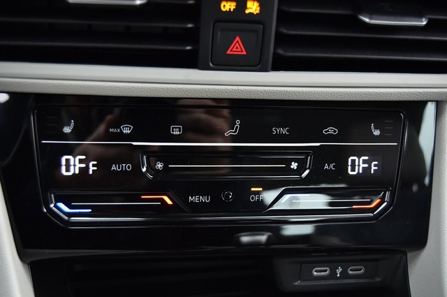 Volkswagen Jetta Vehicle Image 15