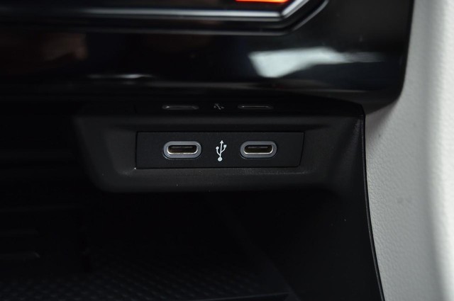 Volkswagen Jetta Vehicle Image 16