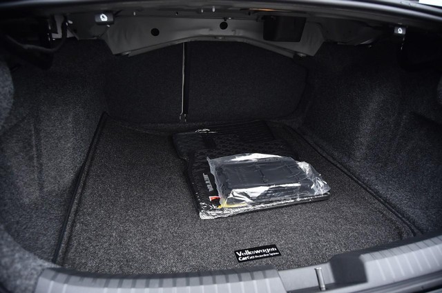 Volkswagen Jetta Vehicle Image 24