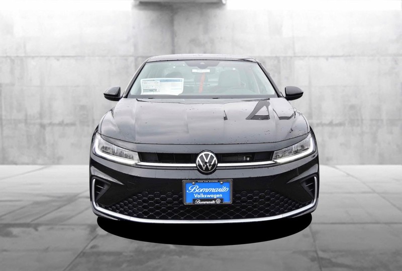 Volkswagen Jetta Vehicle Image 04