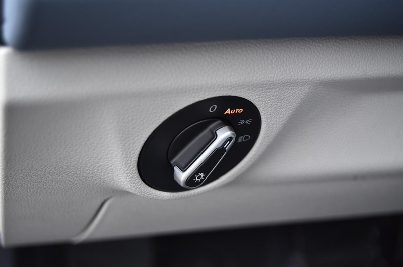 Volkswagen Jetta Vehicle Image 11