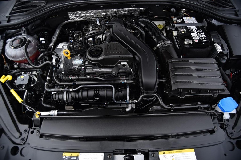 Volkswagen Jetta Vehicle Full-screen Gallery Image 25