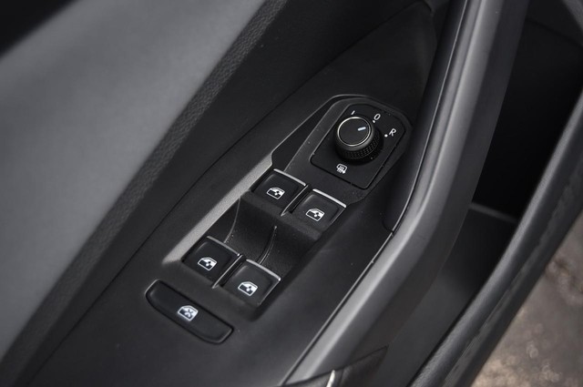 Volkswagen Jetta Vehicle Image 08