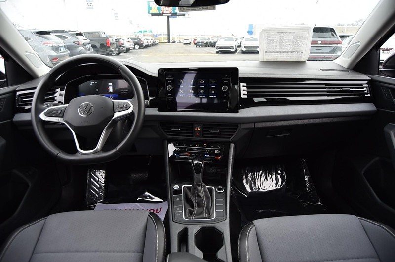 Volkswagen Jetta Vehicle Image 07