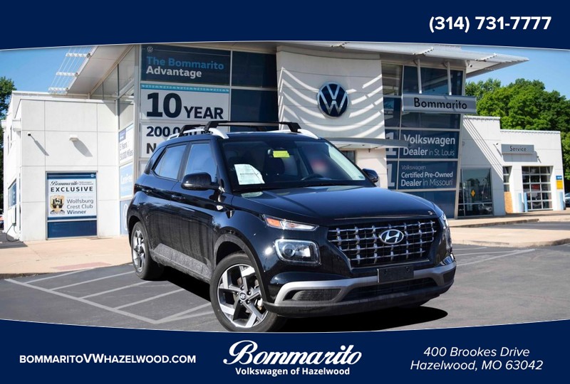 Hyundai Venue Vehicle Full-screen Gallery Image 01