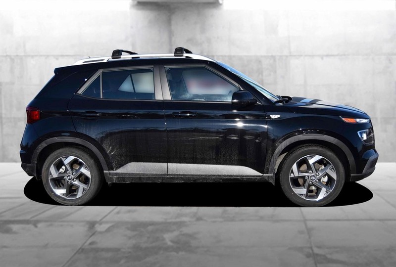 Hyundai Venue Vehicle Full-screen Gallery Image 05