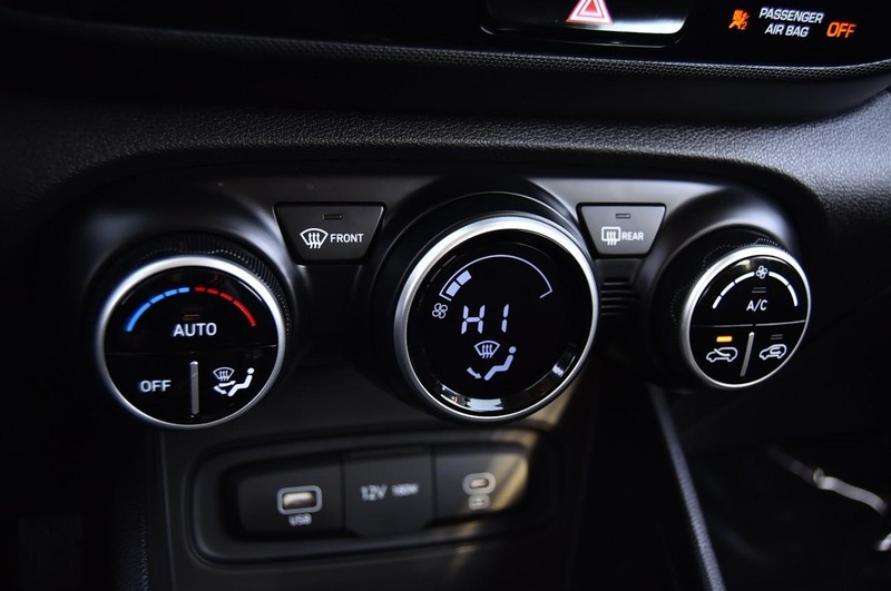 Hyundai Venue Vehicle Full-screen Gallery Image 15