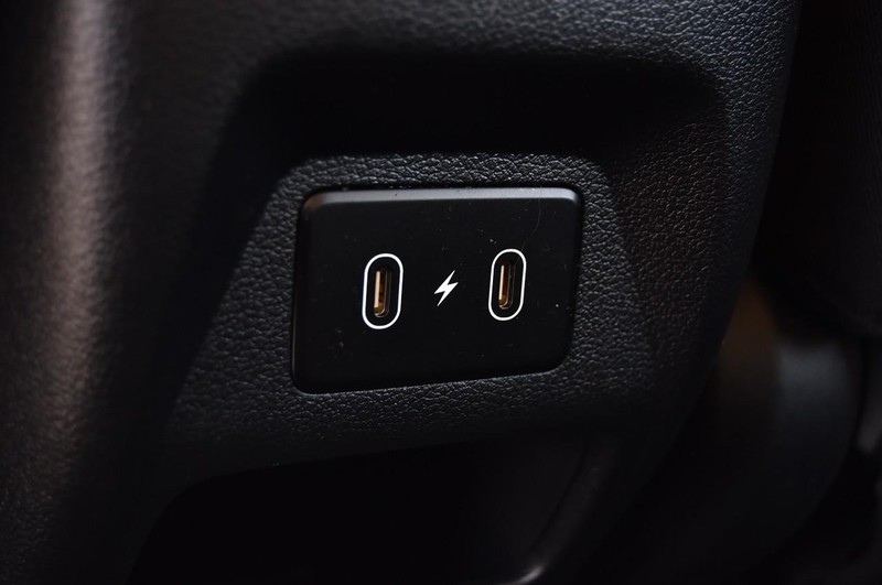 Hyundai Venue Vehicle Full-screen Gallery Image 24