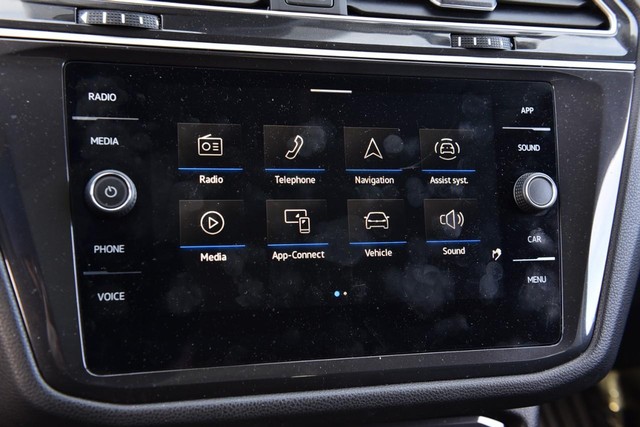 Volkswagen Tiguan Vehicle Image 14