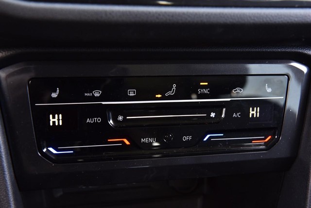 Volkswagen Tiguan Vehicle Image 15