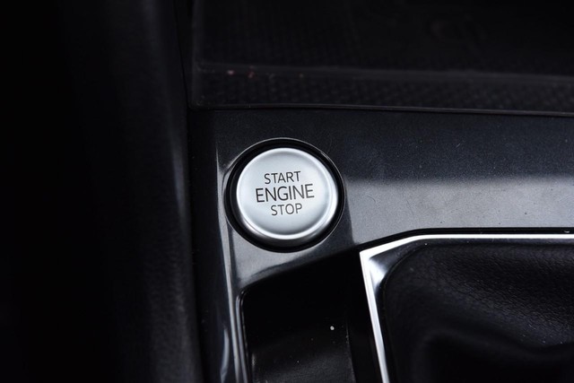 Volkswagen Tiguan Vehicle Image 17