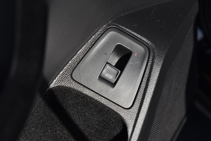 Volkswagen Tiguan Vehicle Image 09