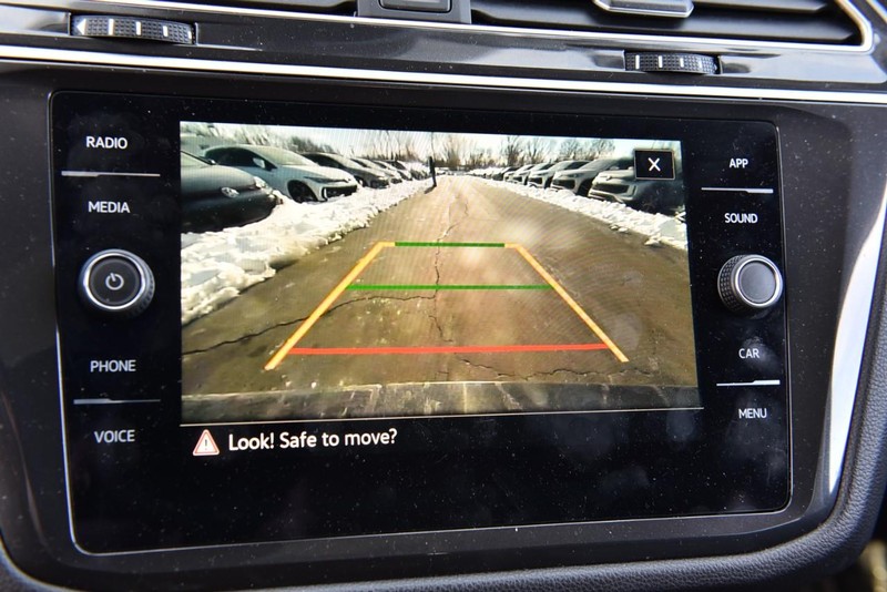 Volkswagen Tiguan Vehicle Image 13