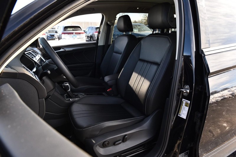 Volkswagen Tiguan Vehicle Image 19