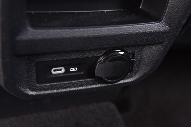 Volkswagen Tiguan Vehicle Image 24