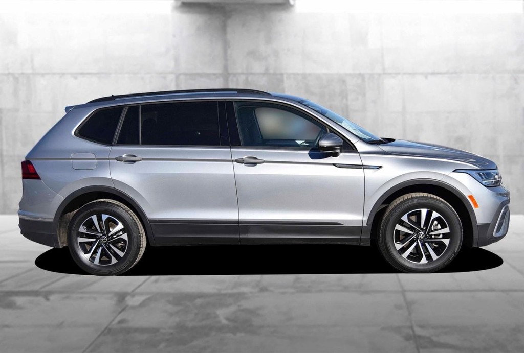 Volkswagen Tiguan Vehicle Full-screen Gallery Image 5