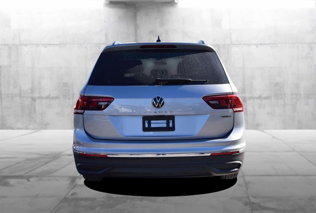 Volkswagen Tiguan Vehicle Full-screen Gallery Image 6