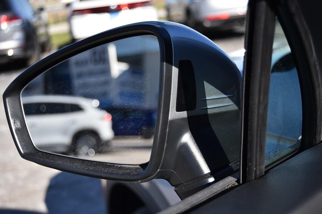 Volkswagen Tiguan Vehicle Image 09