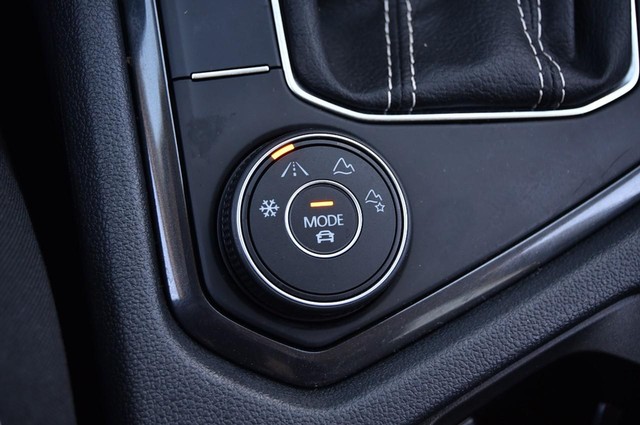 Volkswagen Tiguan Vehicle Image 17