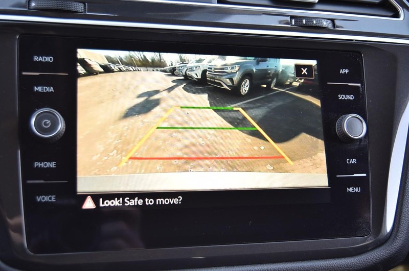 Volkswagen Tiguan Vehicle Image 12