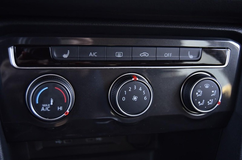 Volkswagen Tiguan Vehicle Image 14