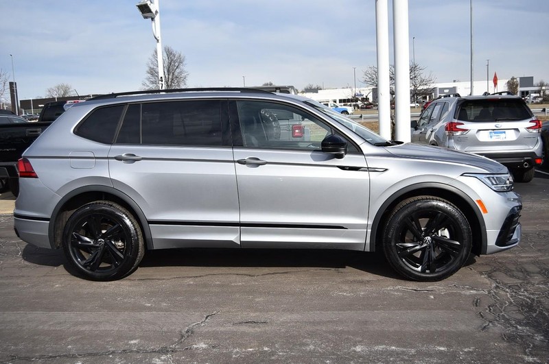 Volkswagen Tiguan Vehicle Full-screen Gallery Image 5