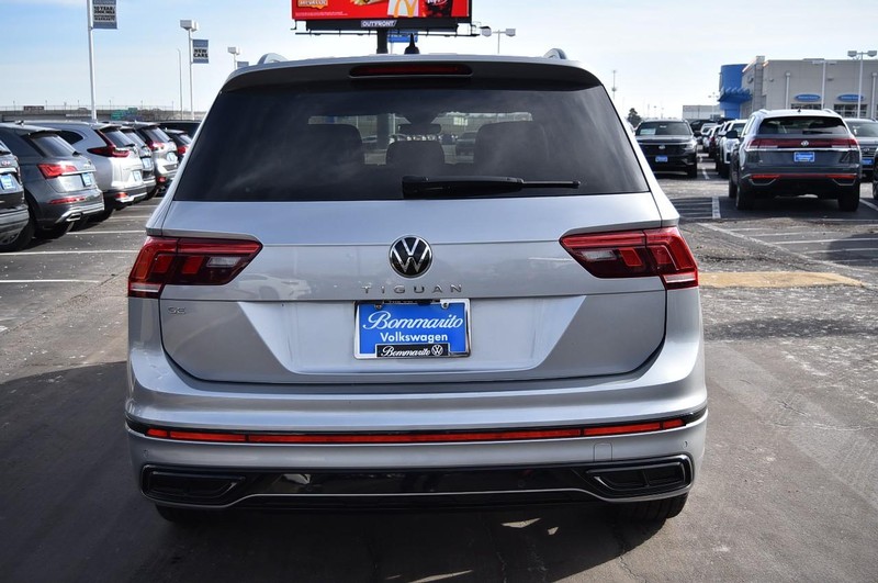 Volkswagen Tiguan Vehicle Full-screen Gallery Image 6