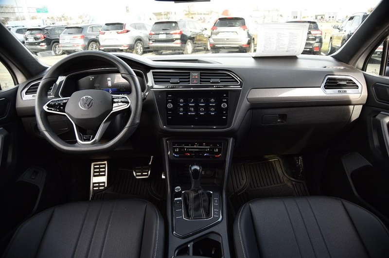 Volkswagen Tiguan Vehicle Full-screen Gallery Image 7