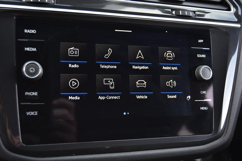 Volkswagen Tiguan Vehicle Full-screen Gallery Image 15