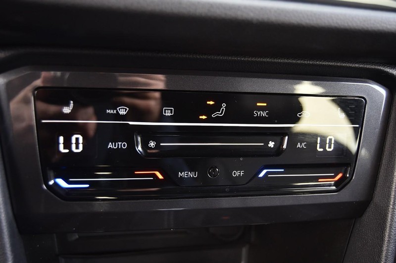 Volkswagen Tiguan Vehicle Full-screen Gallery Image 16