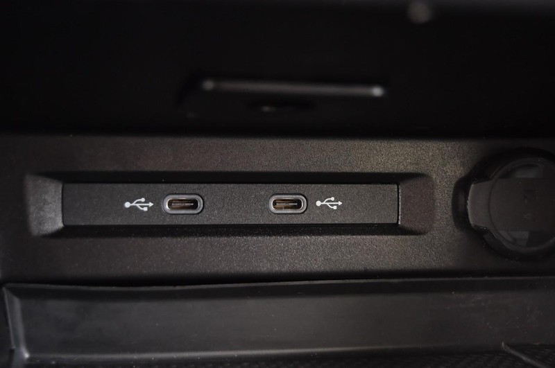 Volkswagen Tiguan Vehicle Full-screen Gallery Image 17