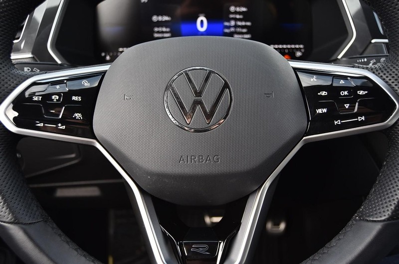 Volkswagen Tiguan Vehicle Full-screen Gallery Image 19