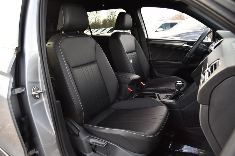 Volkswagen Tiguan Vehicle Full-screen Gallery Image 21