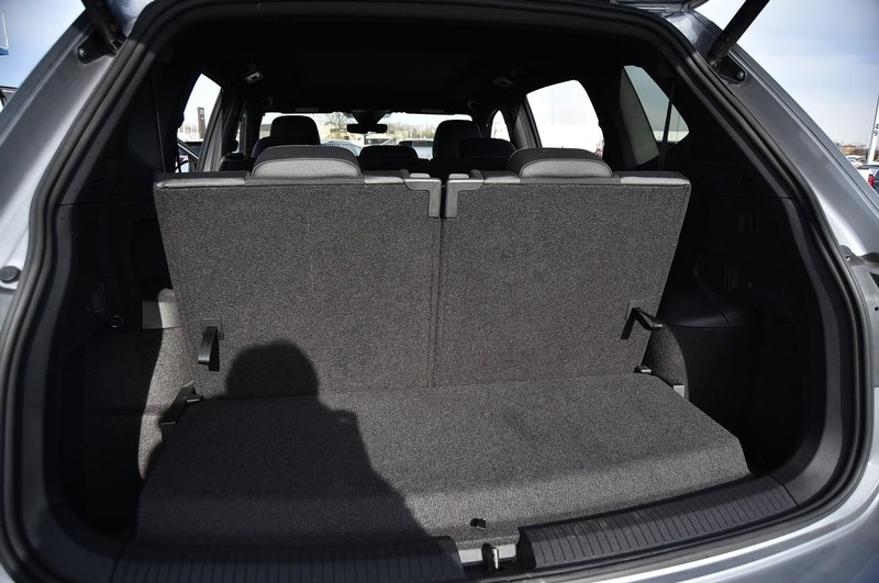 Volkswagen Tiguan Vehicle Full-screen Gallery Image 27