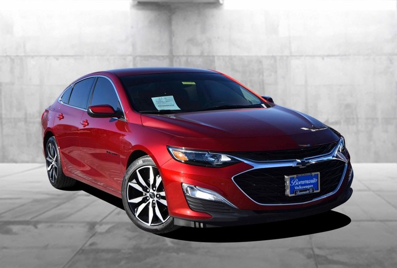 Chevrolet Malibu Vehicle Full-screen Gallery Image 2